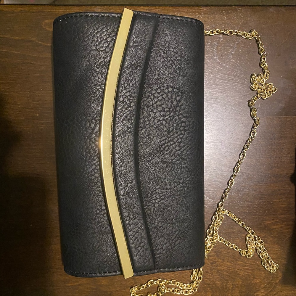 Black cross body with gold chain